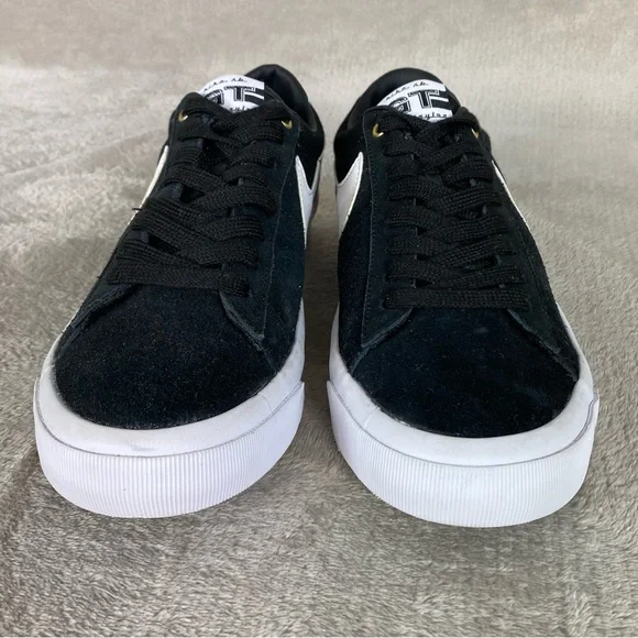 Nike SB Zoom Blazer GT Mens Sneakers Shoes Size 8 Black White Suede Low NEW